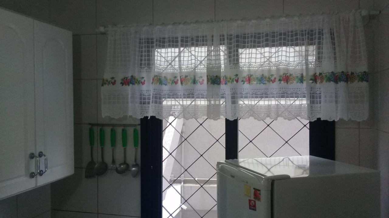 Apartamento De 2 Domitorios E 1 Garagem No Centro De Bombinhas 50 Metros Da Praia Na Avenida Principal Proximo Ao Shopping Punta Blu Екстериор снимка