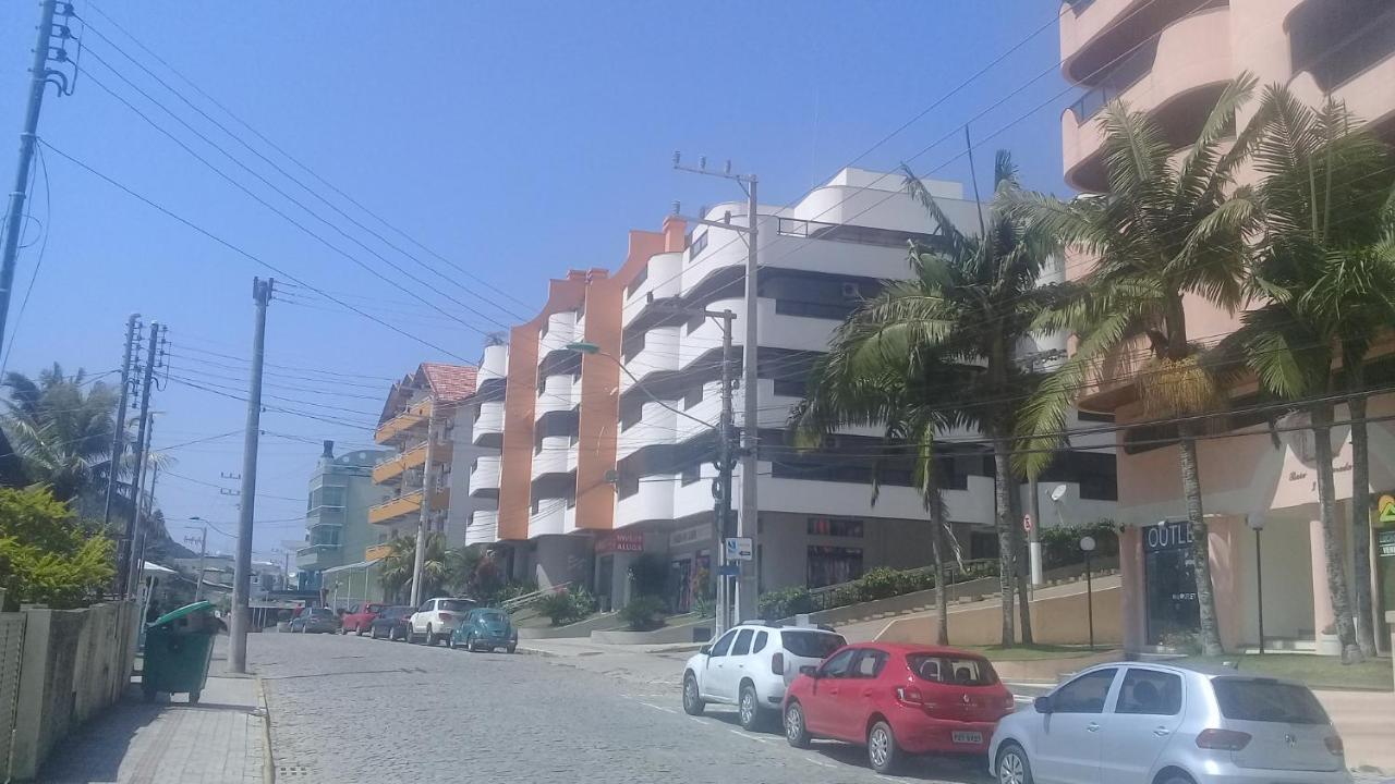 Apartamento De 2 Domitorios E 1 Garagem No Centro De Bombinhas 50 Metros Da Praia Na Avenida Principal Proximo Ao Shopping Punta Blu Екстериор снимка